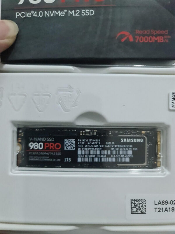 Samsung 980 PRO 2TB PCIe NVMe Gen4 Internal Professional SSD MZ-V8P2T0 - Gambar 2