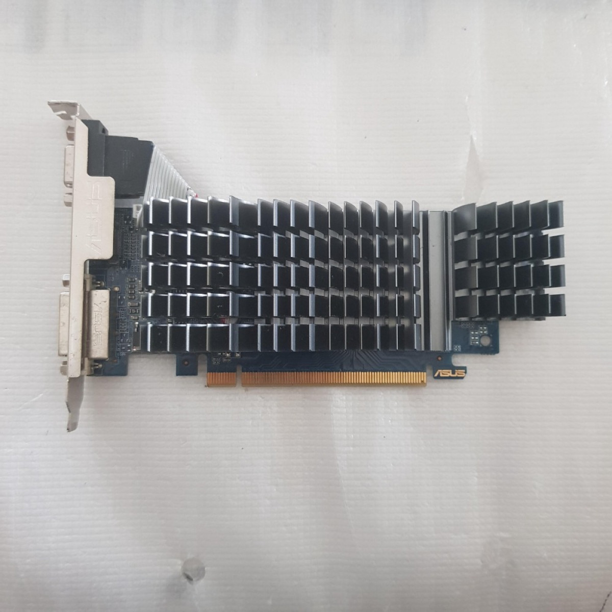 ASUS GeForce GT 620 GT620 2GB GDDR3 32 Bit