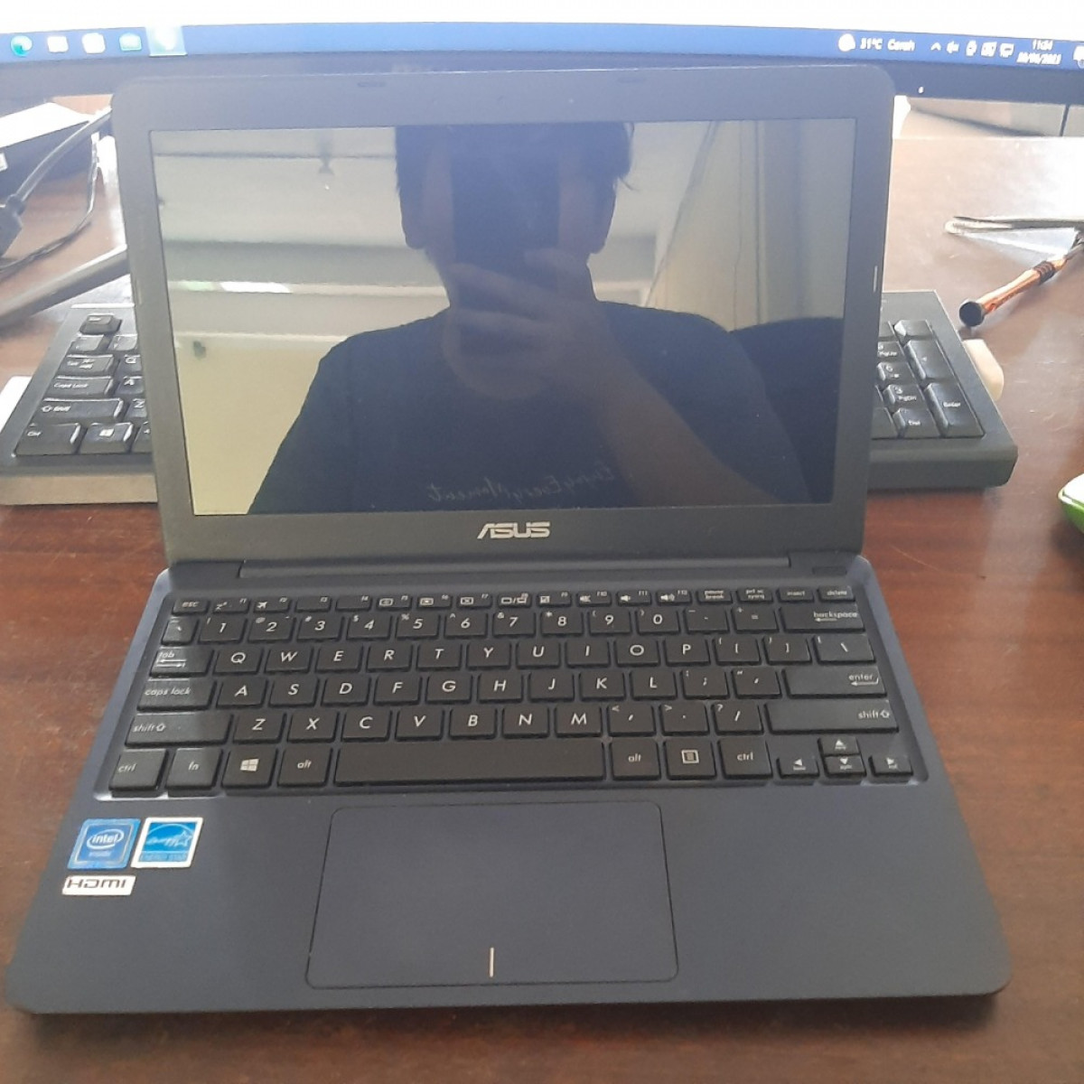 Laptop Notebook ASUS L200H Intel Atom x5-Z8350 4GB DDR3 64GB eMMC