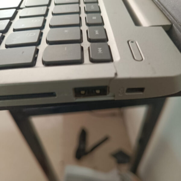 Laptop Lenovo Ideapad 330S-15ARR Ryzen 5 2500U Vega 8 8GB 1TB HDD - Gambar 3