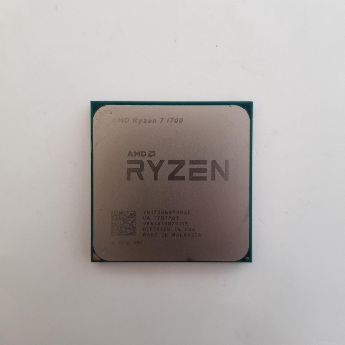 AMD Ryzen 7 1700 8 Core 3.0 Boost 3.7 GHz AM4