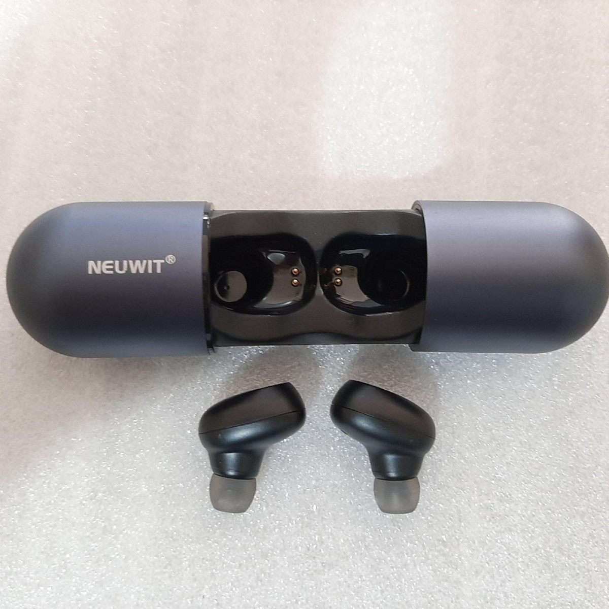 Neuwit V8 HD Stereo Bass Binaural Mic TWS Earphone Earbud Bluetooth
