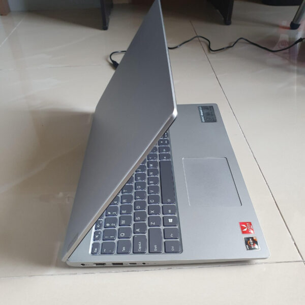 Laptop Lenovo Ideapad 330S-15ARR Ryzen 5 2500U Vega 8 8GB 1TB HDD - Gambar 2