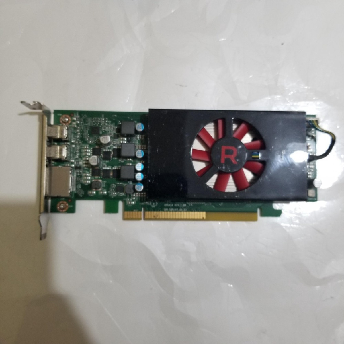AMD Radeon RX 550 RX550 4GB GDDR5 128 Bit