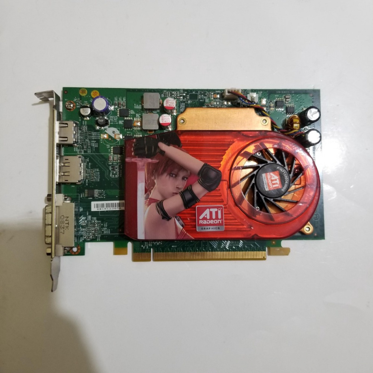 AMD Radeon HD 3650 HD3650 256MB GDDR2 128 Bit