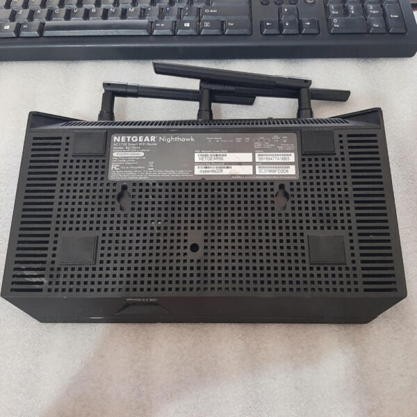 Netgear R6700v3 Nighthawk AC1750 Smart WiFi Dual Band Gigabit Router - Gambar 2