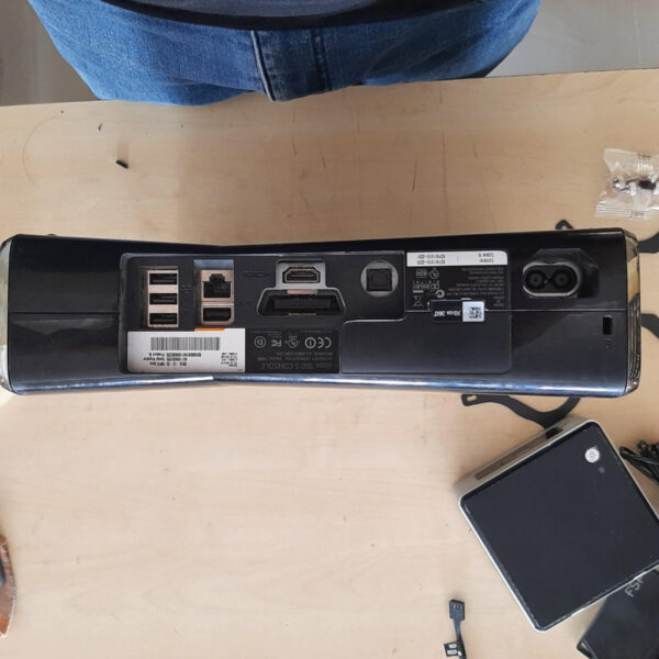 XBOX 360 S 360 Slim Console 250GB Original Bawaan Pabrik Kosongan - Gambar 3