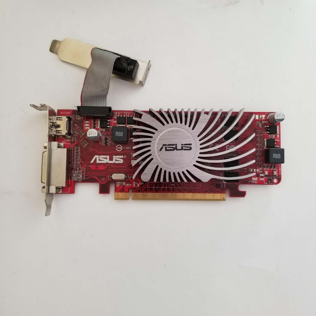 ASUS Radeon HD 5450 HD5450 1GB GDDR3 64 Bit
