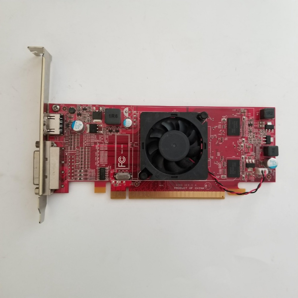 AMD Radeon HD 7450 HD7450 1GB GDDR3 64 Bit T1