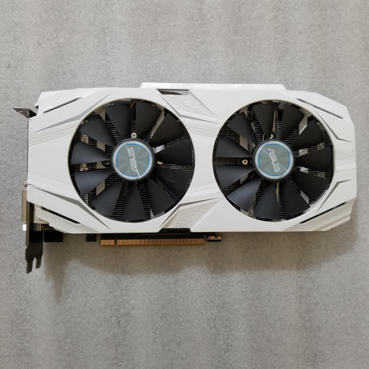 ASUS GeForce GTX 1060 GTX1060 6GB GDDR5 192 Bit